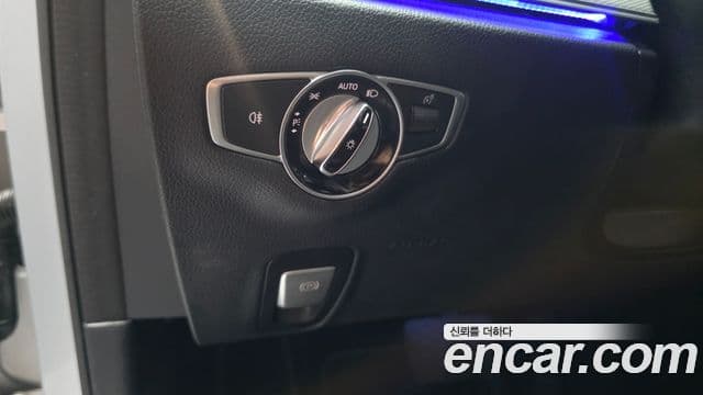 Mercedes-Benz E-Class 2019 — Şəkil 20/36