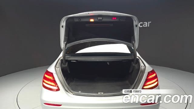 Mercedes-Benz E-Class 2019 — Şəkil 7/36
