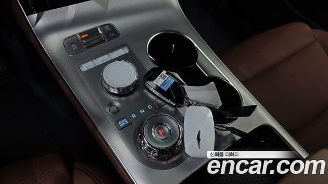 Genesis GV70 2025 — Photo 13/31