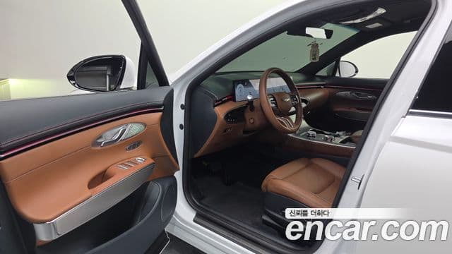 Genesis GV70 2025 — Photo 25/31