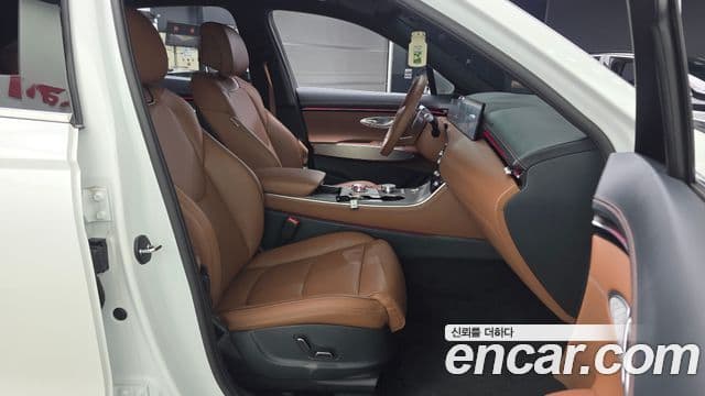 Genesis GV70 2025 — ფოტო 28/31