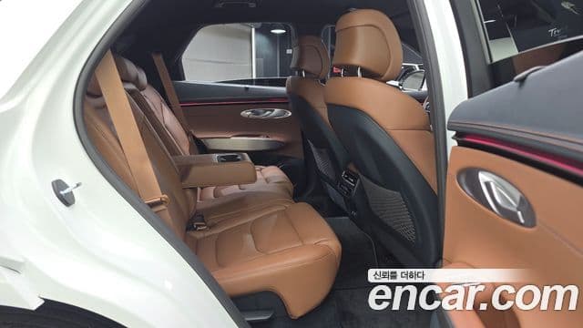Genesis GV70 2025 — Photo 24/31