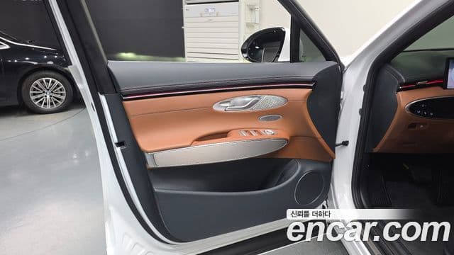 Genesis GV70 2025 — ფოტო 16/31