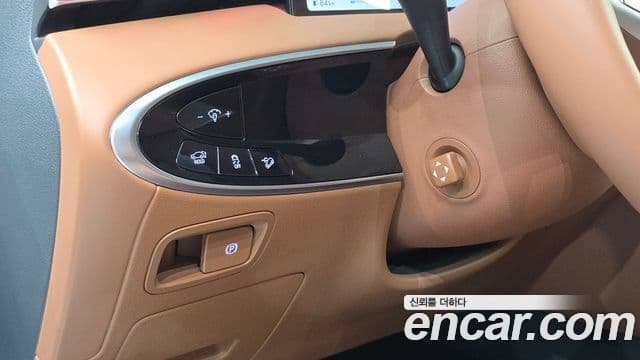 Genesis GV70 2025 — Photo 27/31