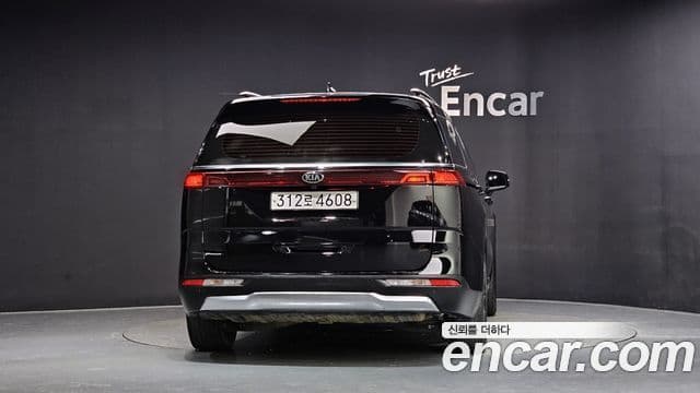 Kia Carnival 2021 — Фото 4/20