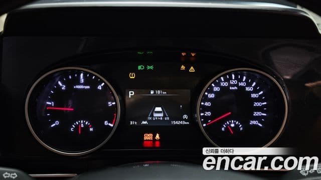 Kia Carnival 2021 — Фото 8/20
