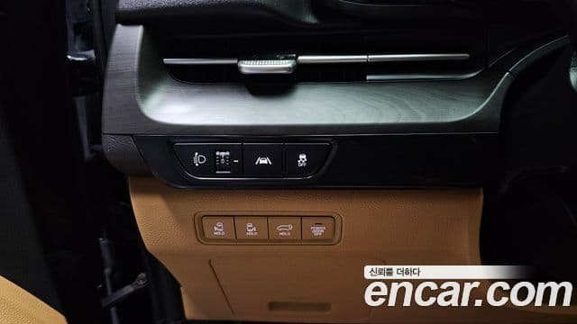 Kia Carnival 2021 — Фото 17/20