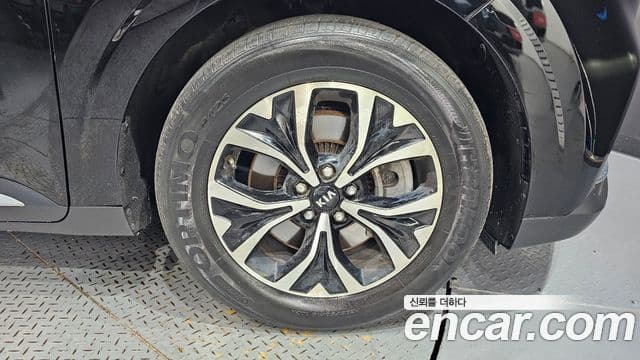 Kia Carnival 2021 — Şəkil 18/30