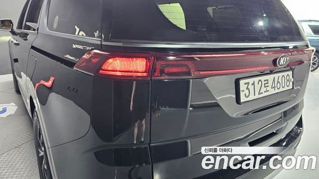 Kia Carnival 2021 — Şəkil 26/30