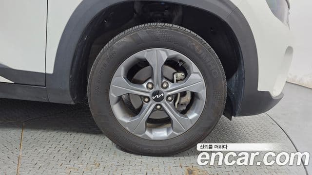 Kia Seltos 2025 — ფოტო 25/31