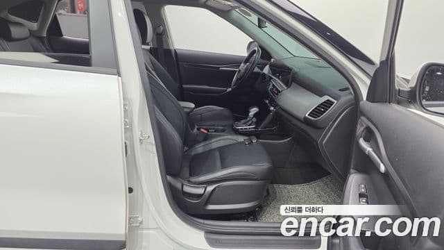 Kia Seltos 2025 — ფოტო 16/31