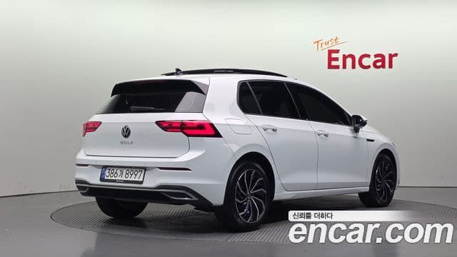 Volkswagen Golf 2023 — ფოტო 31/34
