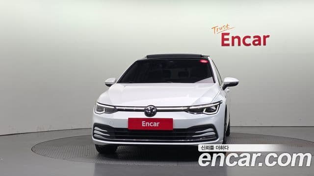 Volkswagen Golf 2023 — ფოტო 32/34