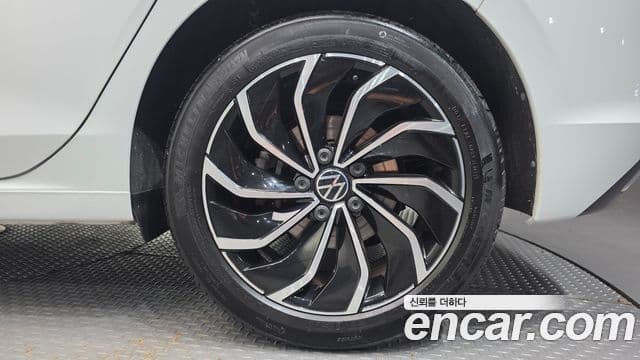 Volkswagen Golf 2023 — Şəkil 5/34