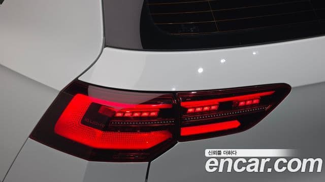 Volkswagen Golf 2023 — ფოტო 29/34