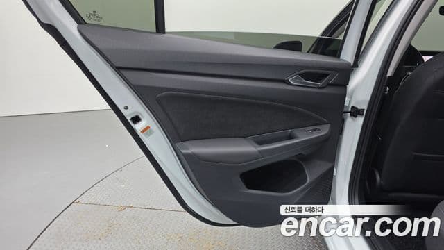 Volkswagen Golf 2023 — Şəkil 3/34