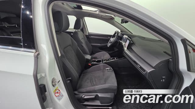 Volkswagen Golf 2023 — ფოტო 7/34
