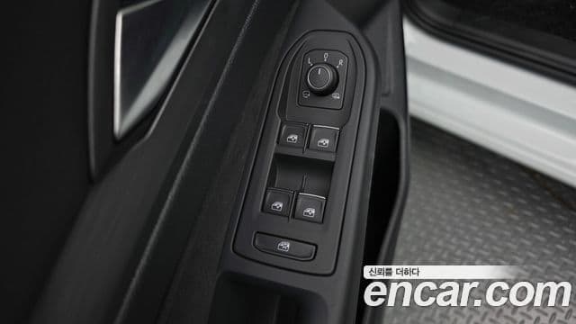 Volkswagen Golf 2023 — ფოტო 4/34