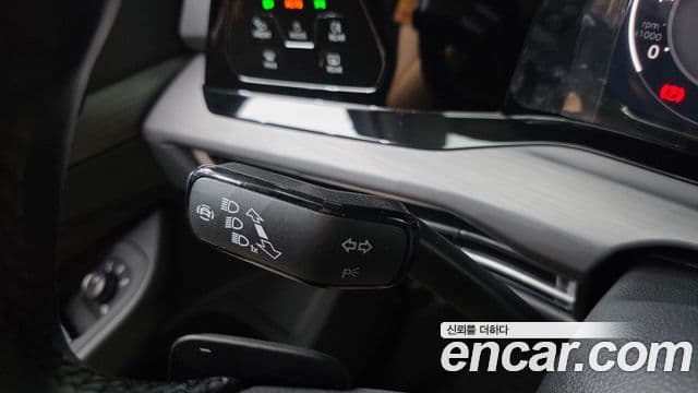 Volkswagen Golf 2023 — ფოტო 22/34