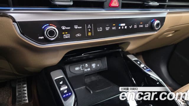 Kia Sorento 2024 — Photo 1/36