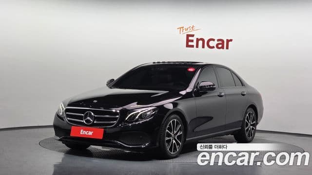 Mercedes-Benz E-Class 2020 — Фото 1/20