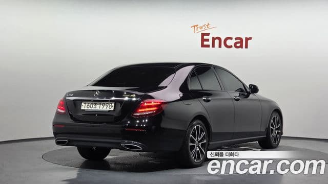 Mercedes-Benz E-Class 2020 — Фото 2/20