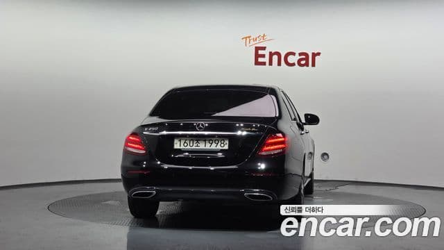 Mercedes-Benz E-Class 2020 — Фото 4/20