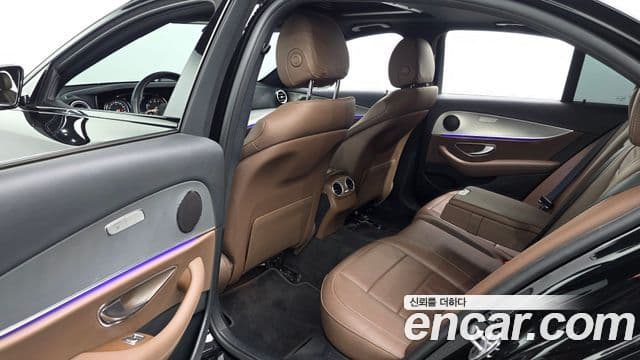 Mercedes-Benz E-Class 2020 — Фото 12/20