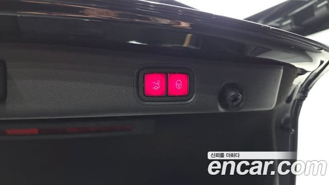 Mercedes-Benz E-Class 2020 — ფოტო 18/33