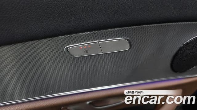 Mercedes-Benz E-Class 2020 — ფოტო 24/33