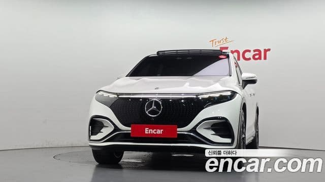 Mercedes-Benz EQS SUV 2023 — ფოტო 8/39