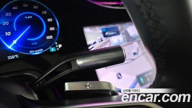 Mercedes-Benz EQS SUV 2023 — ფოტო 20/39