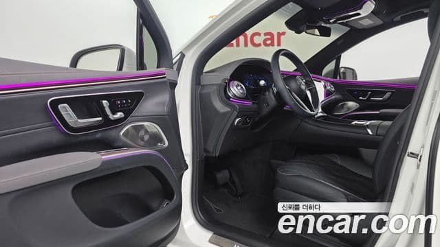 Mercedes-Benz EQS SUV 2023 — ფოტო 23/39