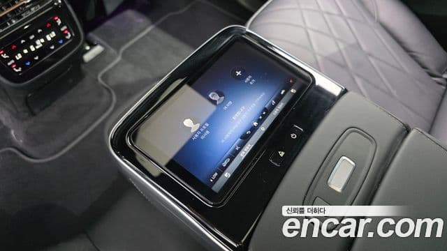 Mercedes-Benz EQS SUV 2023 — ფოტო 28/39