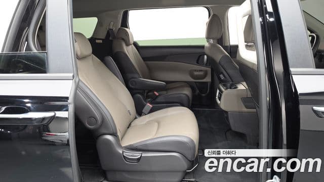 Kia Carnival 2025 — Фото 11/20
