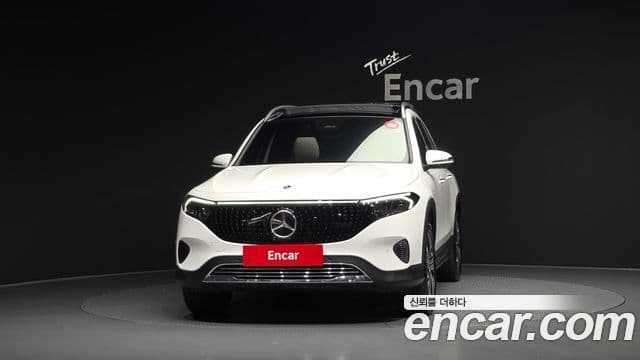 Mercedes-Benz EQB 2025 — ფოტო 14/20