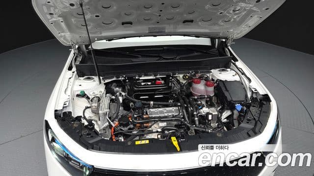 Mercedes-Benz EQB 2025 — ფოტო 16/20