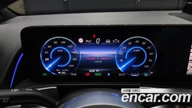 Mercedes-Benz EQB 2025 — ფოტო 13/20