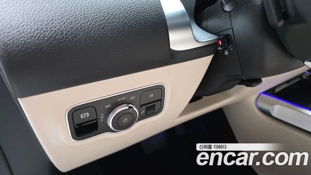 Mercedes-Benz EQB 2025 — ფოტო 15/20