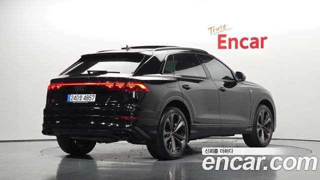 Audi Q8 2025 — ფოტო 15/29