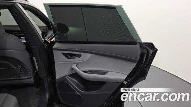 Audi Q8 2025 — ფოტო 18/29