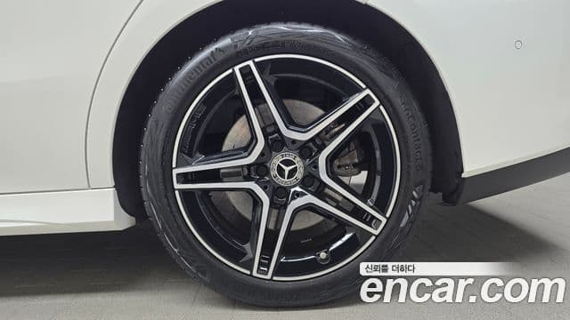 Mercedes-Benz CLA-Class 2023 — Photo 9/30