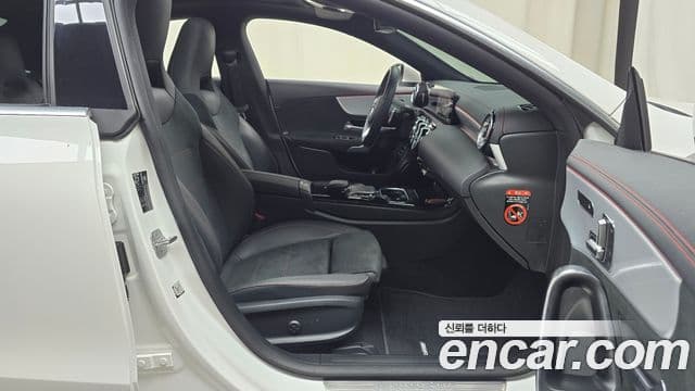 Mercedes-Benz CLA-Class 2023 — Photo 2/30