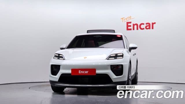 Porsche Macan EV 2025 — Photo 6/34