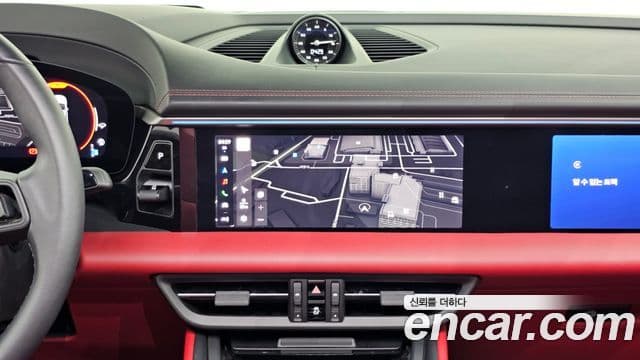 Porsche Macan EV 2025 — Photo 20/34