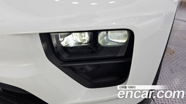 Porsche Macan EV 2025 — Photo 30/34
