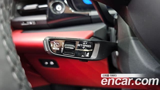 Porsche Macan EV 2025 — Photo 28/34
