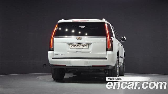 Cadillac Escalade 2020 — Фото 4/20
