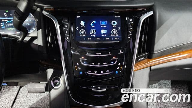 Cadillac Escalade 2020 — Фото 12/20