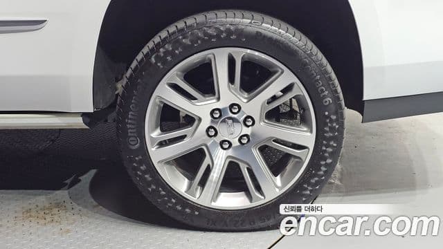Cadillac Escalade 2020 — Photo 31/34